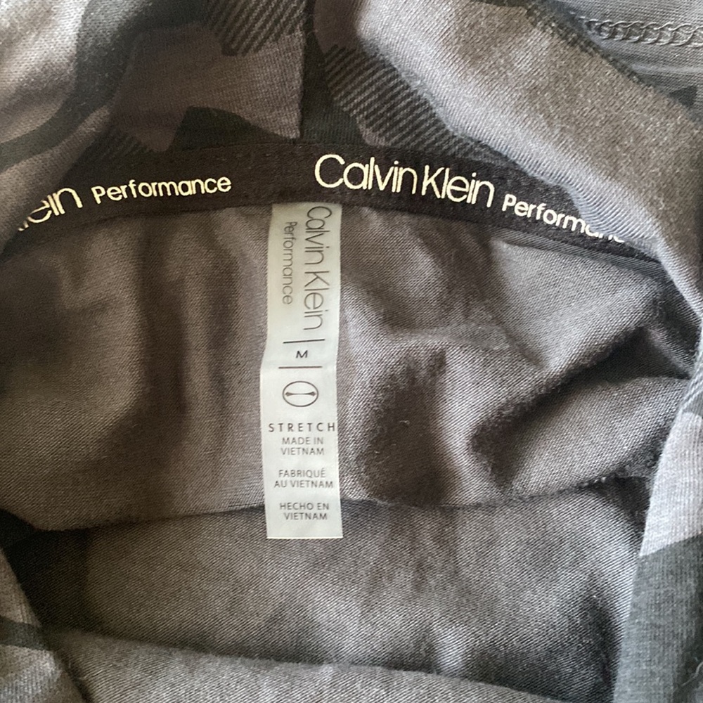 Calvin Klein athletic hooded long sleeve - Picture 7 of 7